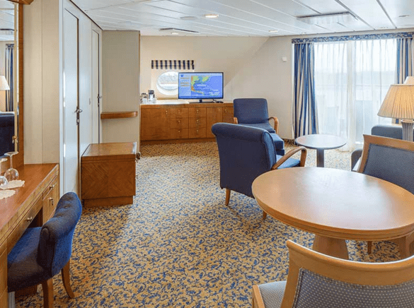 RCI Serenade of the Seas Owner's Suite 2 Bedroom 1.png